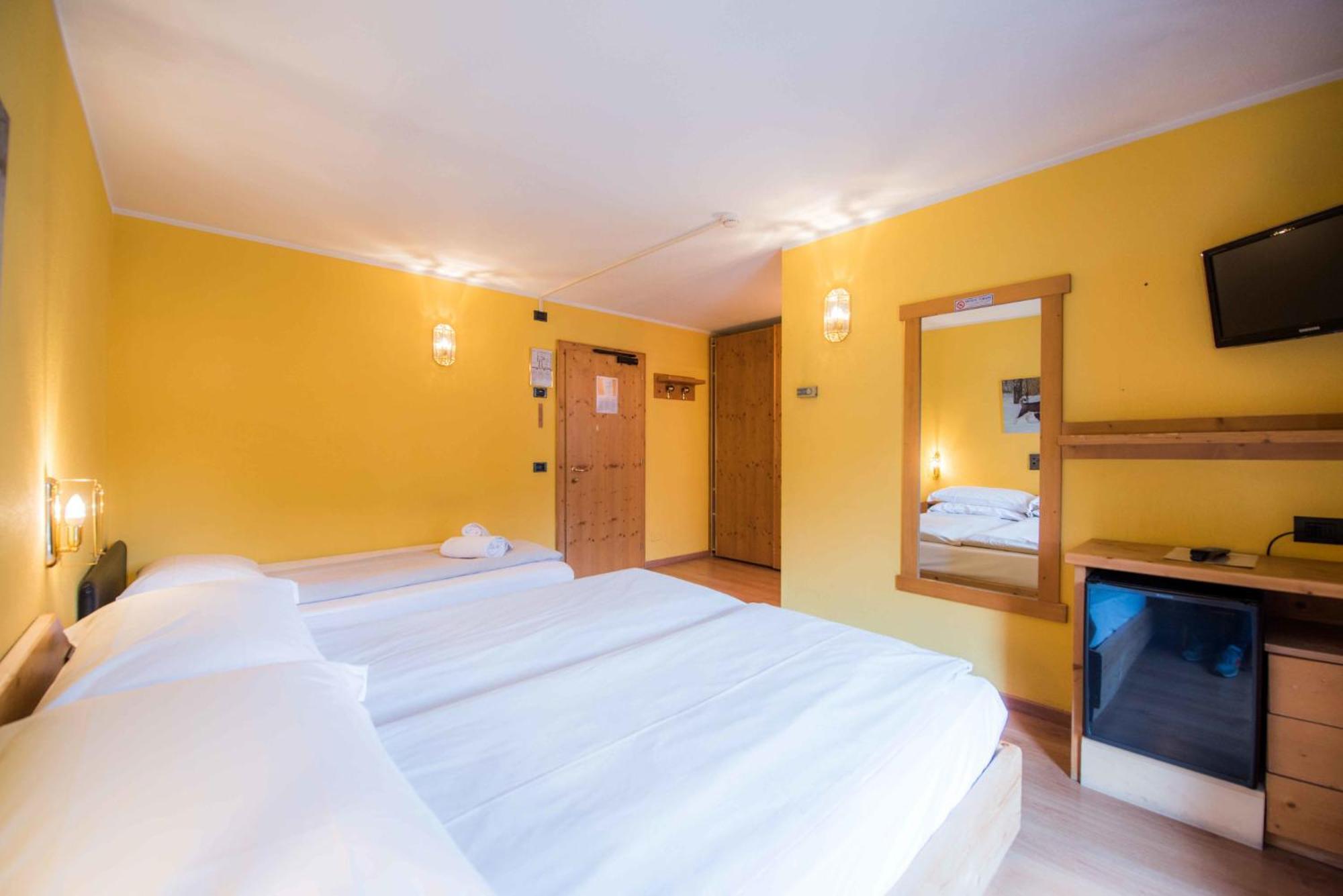 Hotel Angelica Livigno Exteriör bild