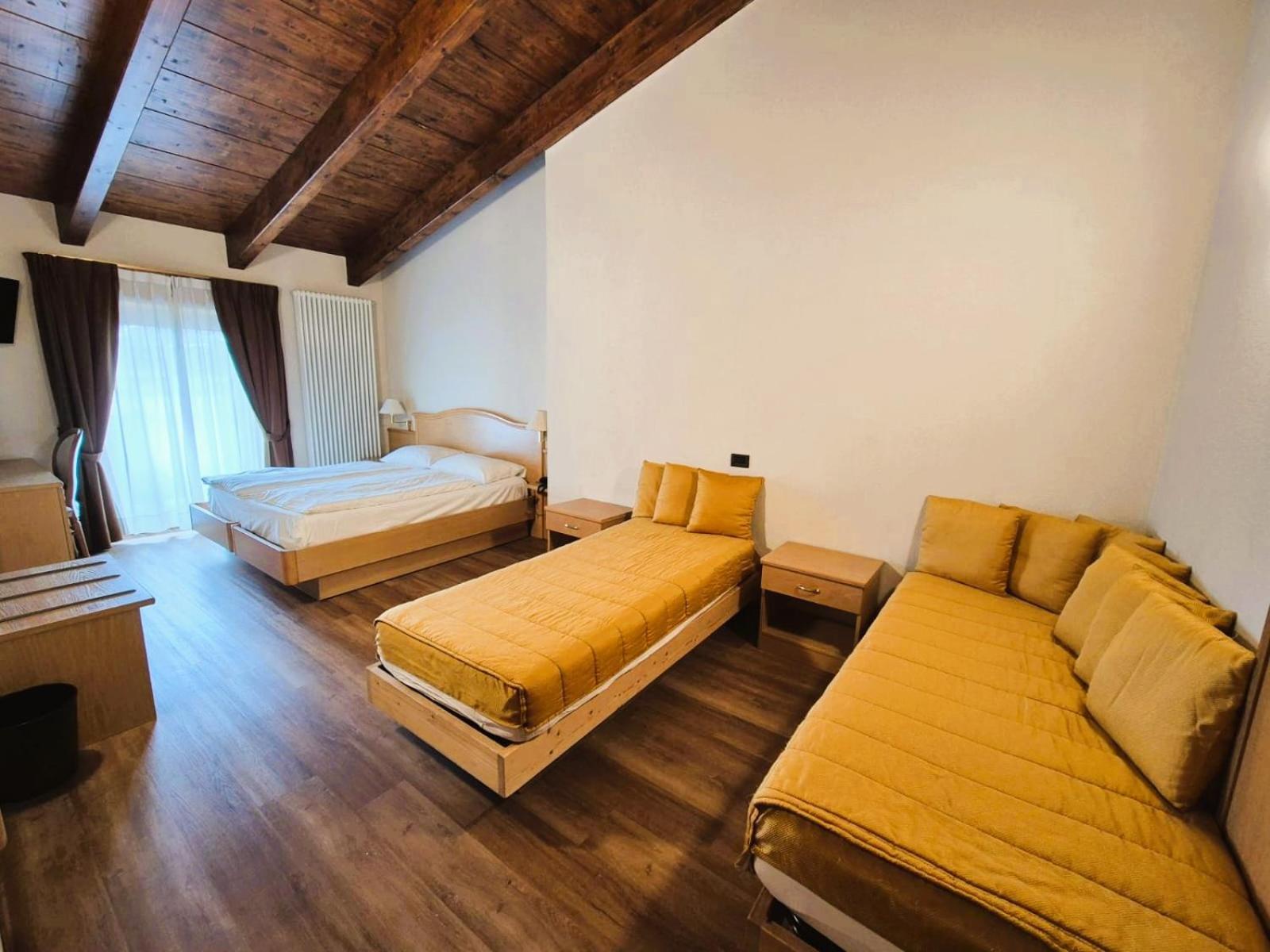 Hotel Angelica Livigno Exteriör bild