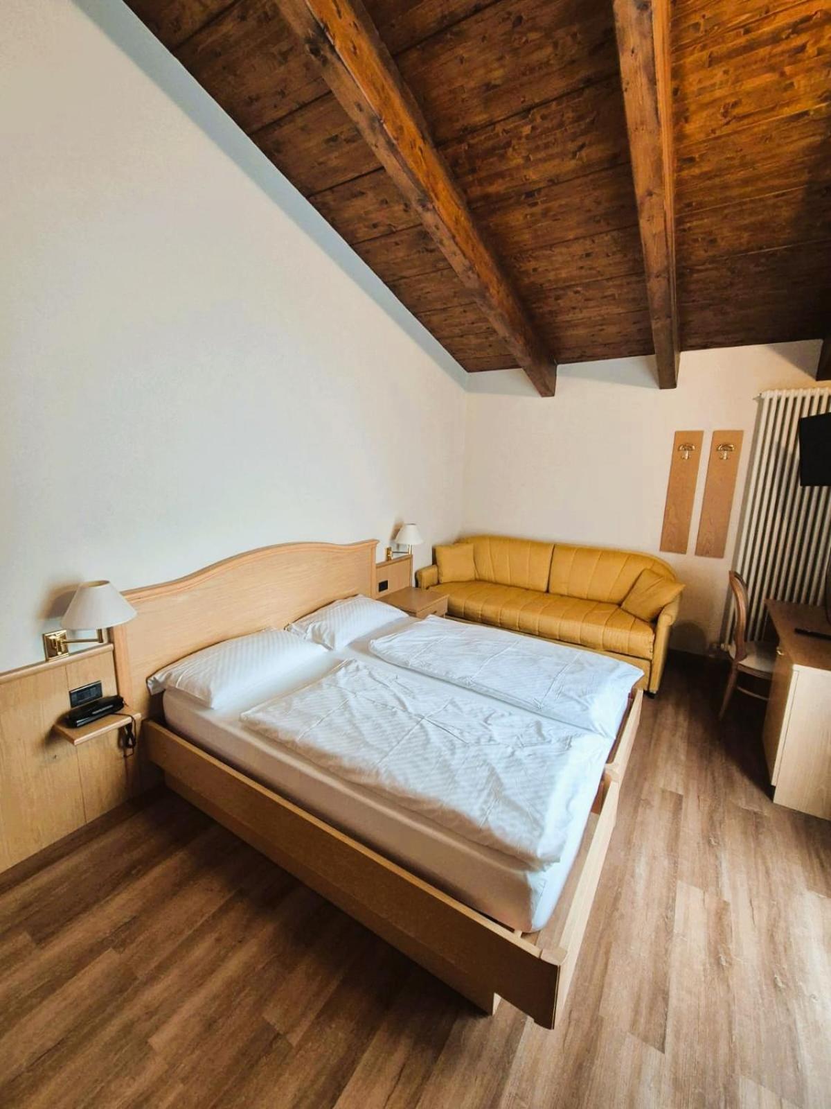 Hotel Angelica Livigno Exteriör bild