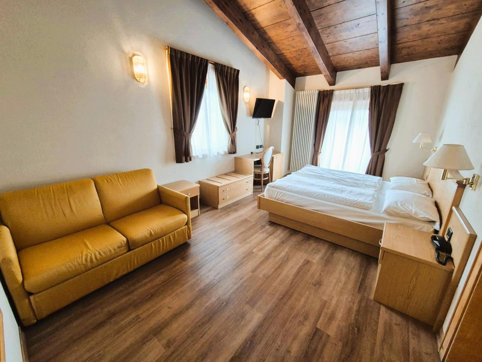 Hotel Angelica Livigno Exteriör bild