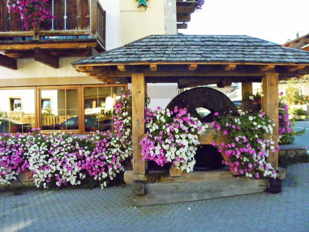 Hotel Angelica Livigno Exteriör bild