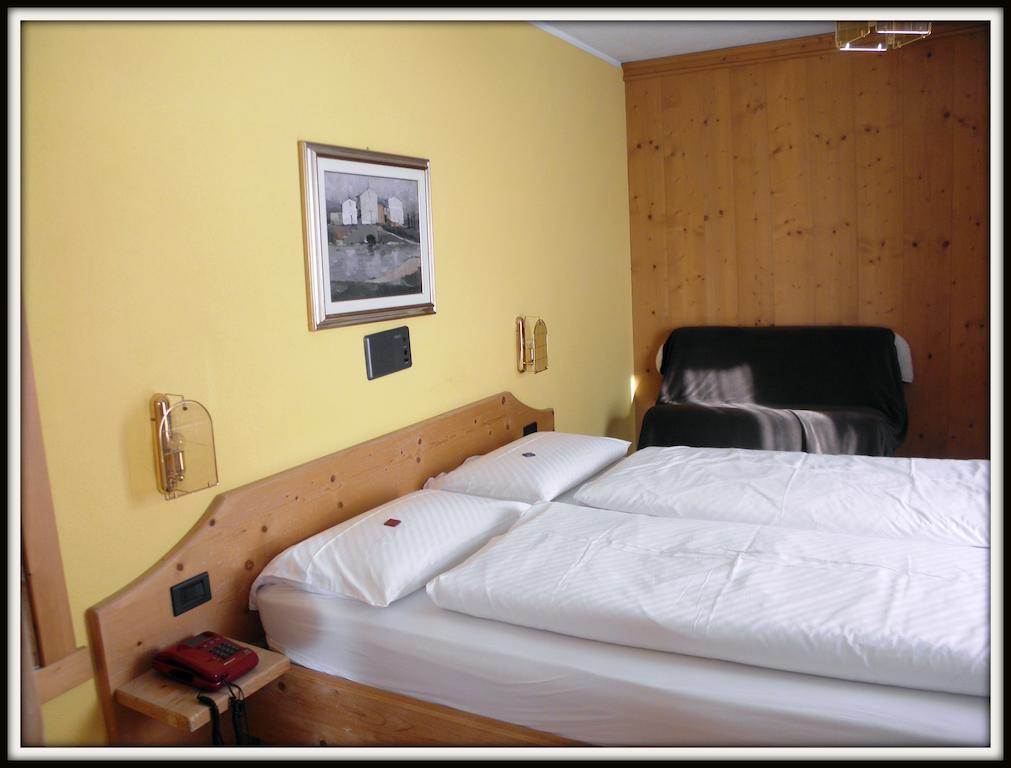 Hotel Angelica Livigno Exteriör bild