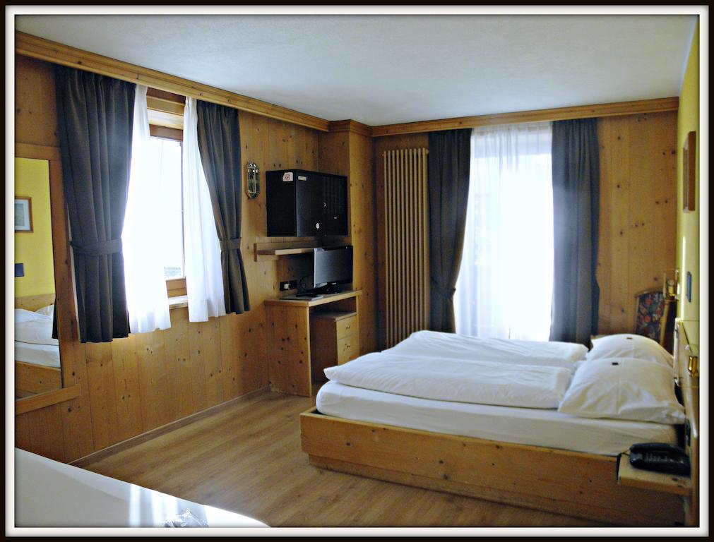 Hotel Angelica Livigno Exteriör bild