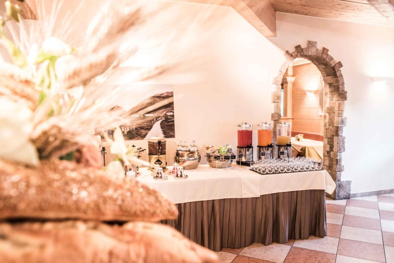 Hotel Angelica Livigno Exteriör bild