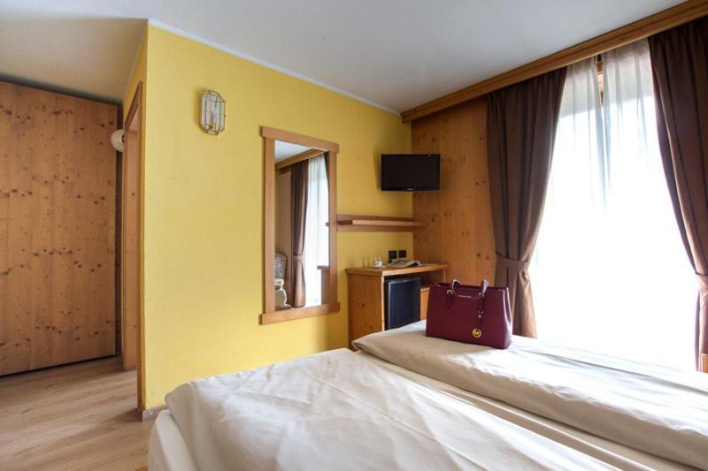 Hotel Angelica Livigno Exteriör bild